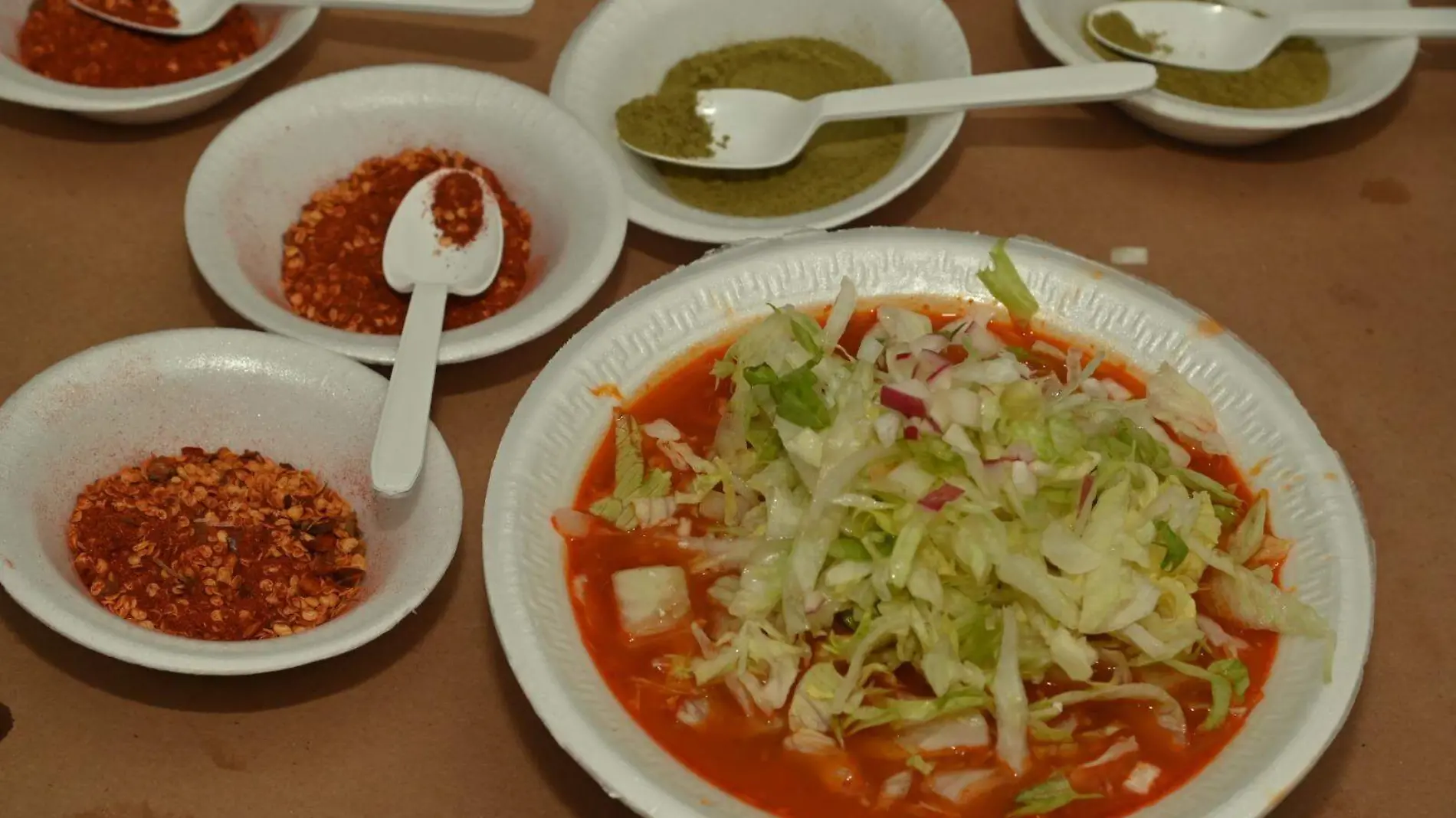 La noche mexicana es una celebración que se da en la mayoría de los hogares, donde no pueden faltar un plato de pozole 